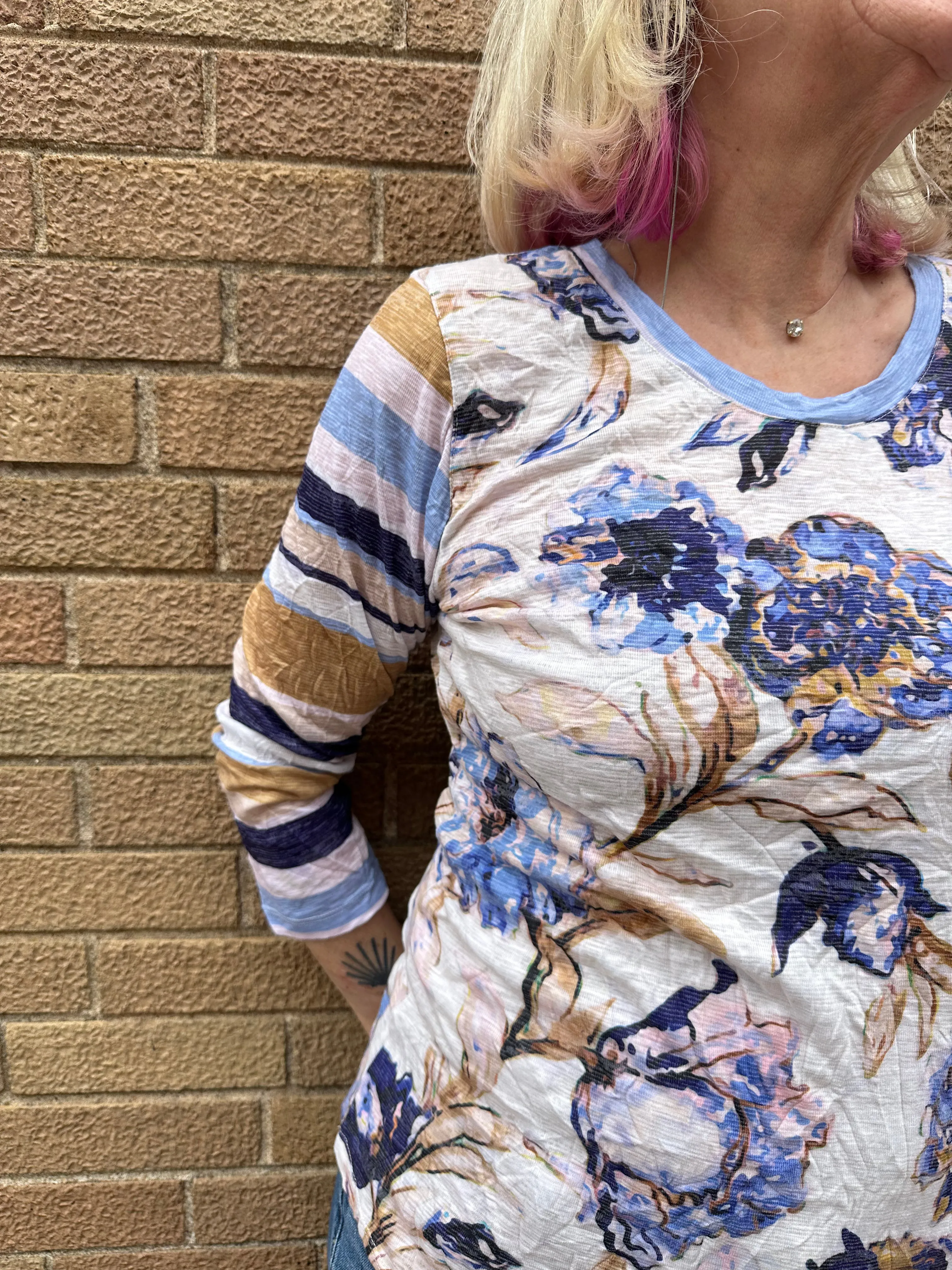 DENIM PRINT MIX CREW TOP
