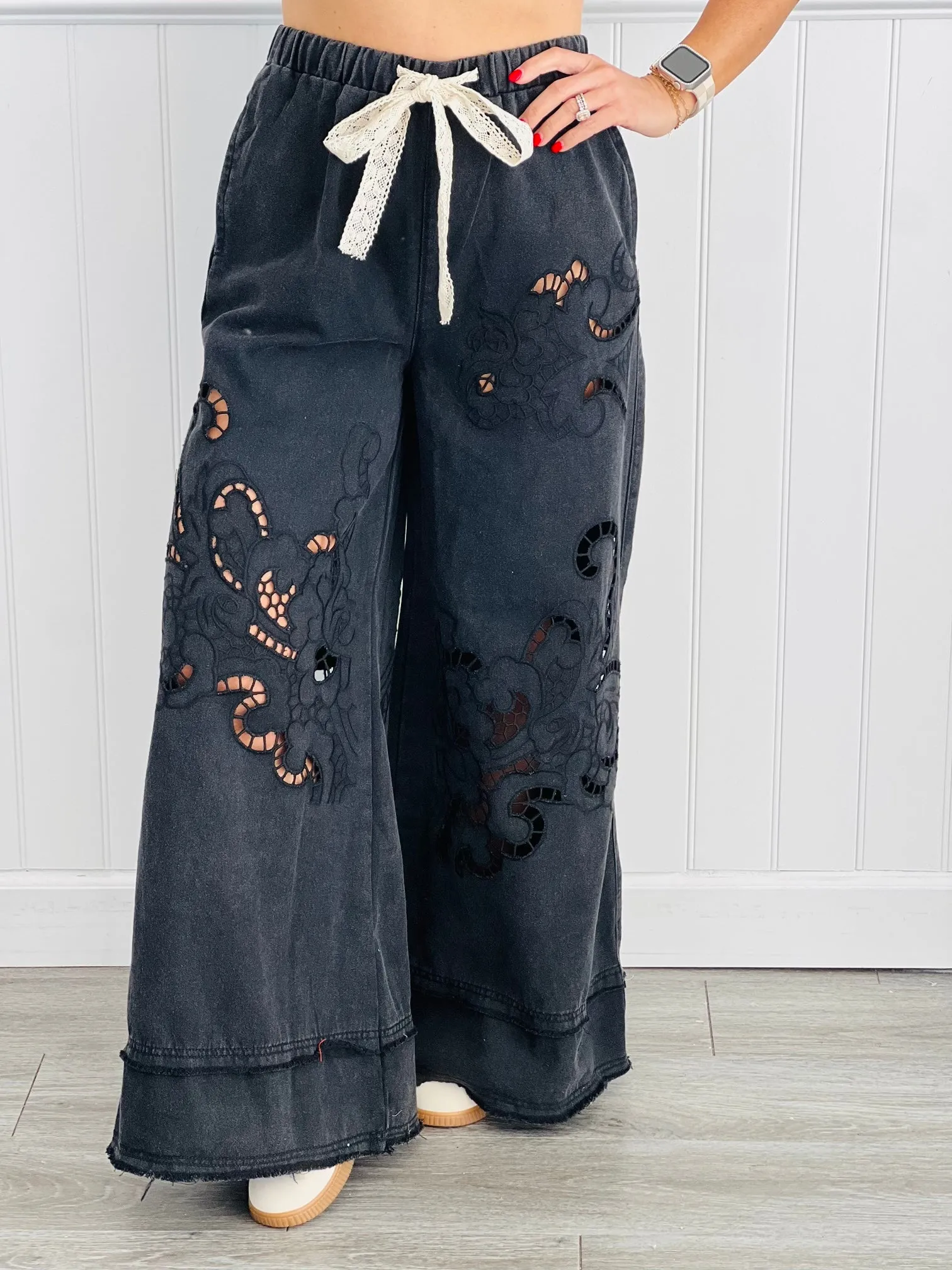 POL Black Twill Laser Cut Wide Leg Pants (Reg)