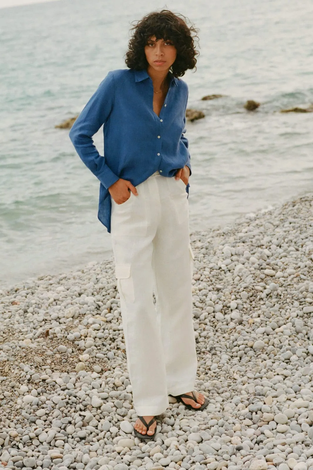 The Carolina Linen Cargo Trousers in off-white