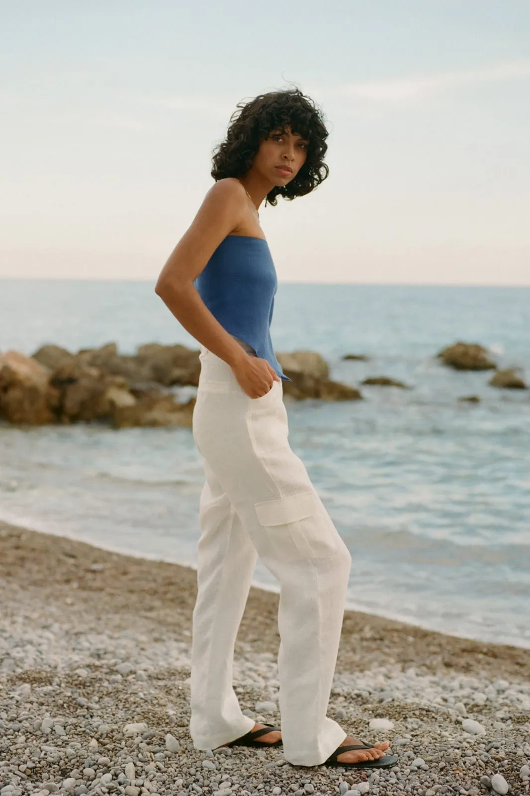 The Carolina Linen Cargo Trousers in off-white